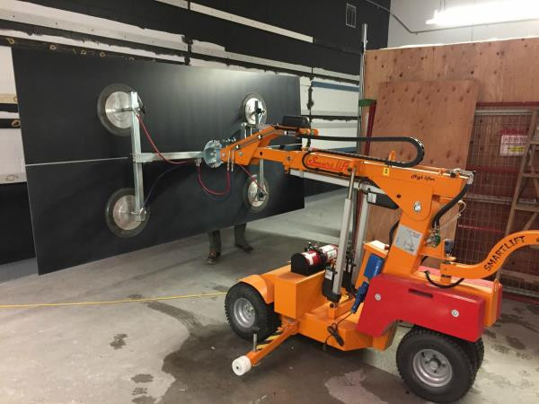 SL 608 Outdoor High Lifter 1